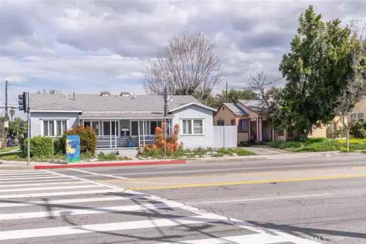 Buy Single Family Home in North Hollywood with Expansive Lot Size