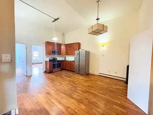 Rent Loft Apartment in Excellent Location with Huge Space and Great Lighting