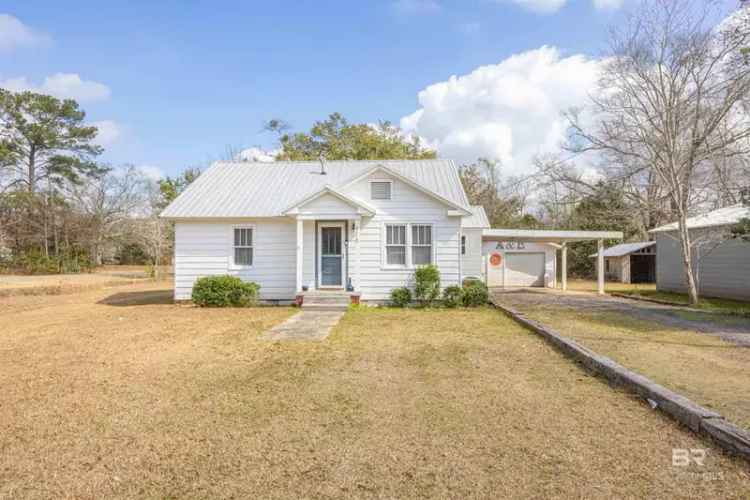 Rent Cute Cottage with 3 Bedrooms and 2 Bathrooms Near Courthouse Square