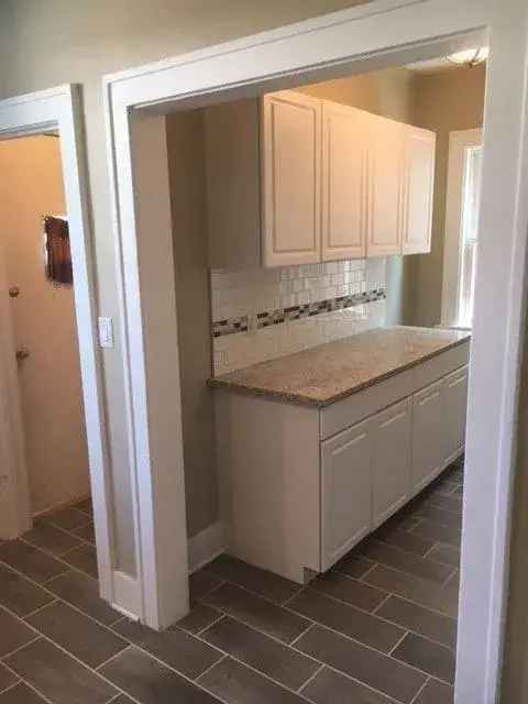 Duplex for Rent in Beautifully Updated Townhouse