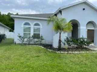 Rent Spacious 4 Bedroom Home in Desirable Oaks Community