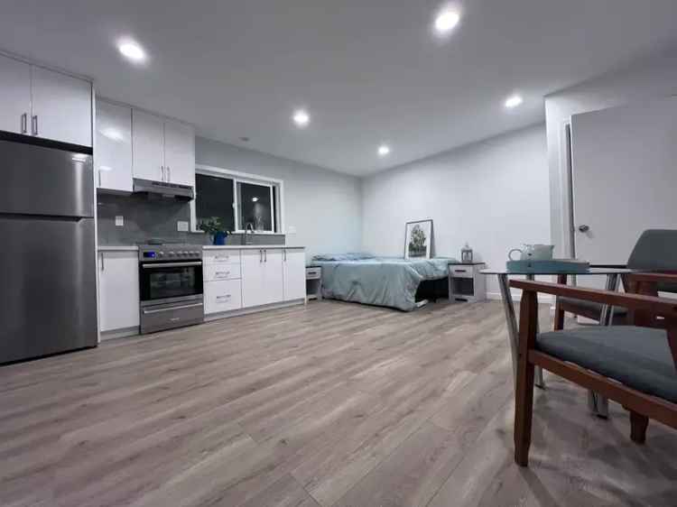 Rent Townhouse in Sherman Oaks with Spacious Living and Luxury Features