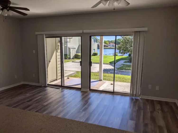 Rent Condo in Montgomery TX with Lake View and Pet Friendly Features