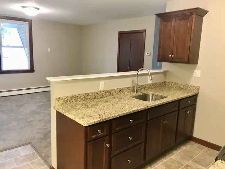 Rent Spacious 2 Bedroom Apartment Near Tri-City Plaza and I-84