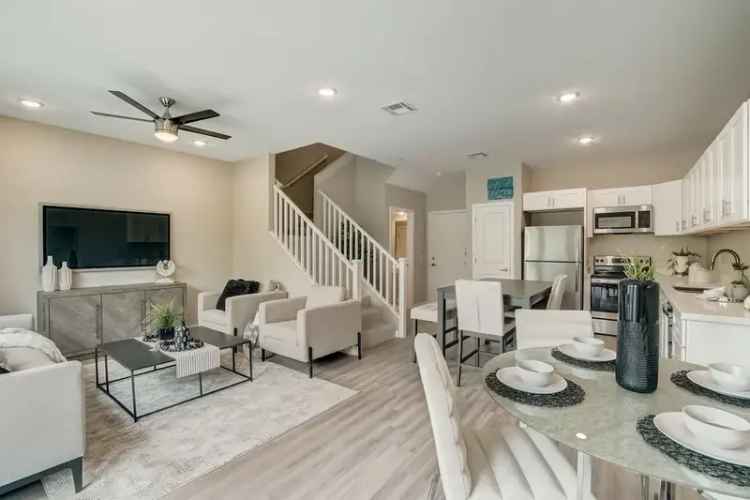 Rent Modern Townhomes in Surprise AZ with Amenities and Two Car Garages