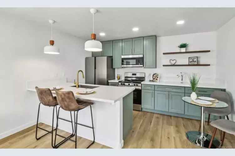 Buy Condo in Mesa Greens with Remodeled Features and Central Location