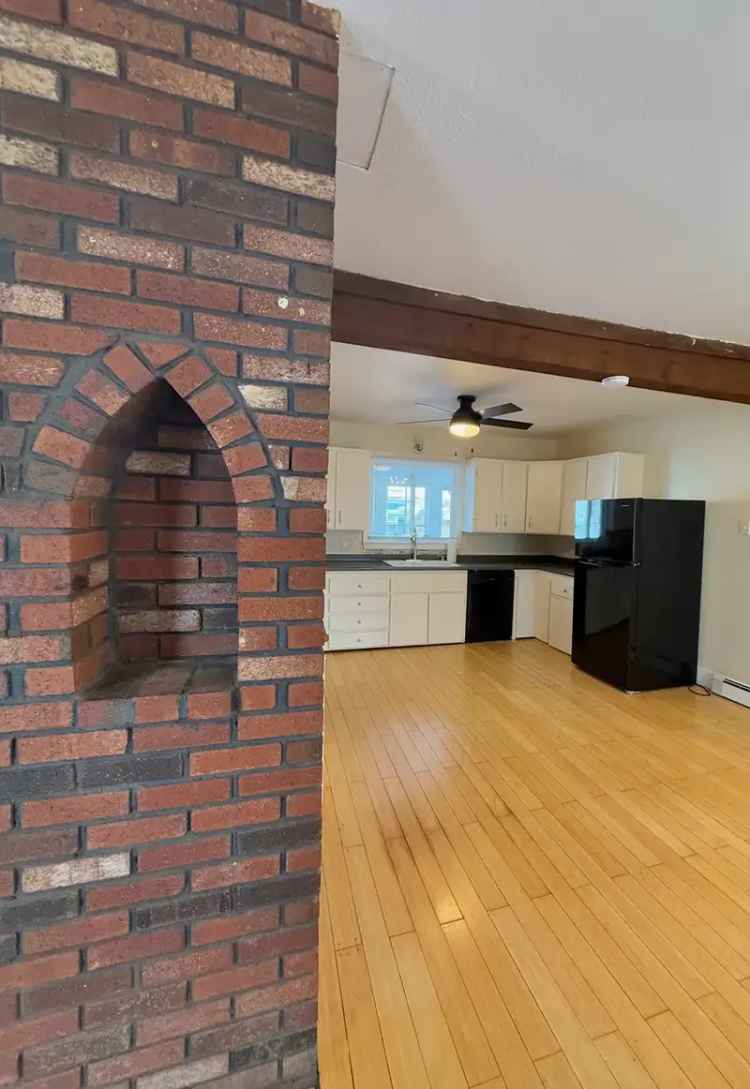 Rent Fully Rehabbed Apartment Unit Near Sanford School District