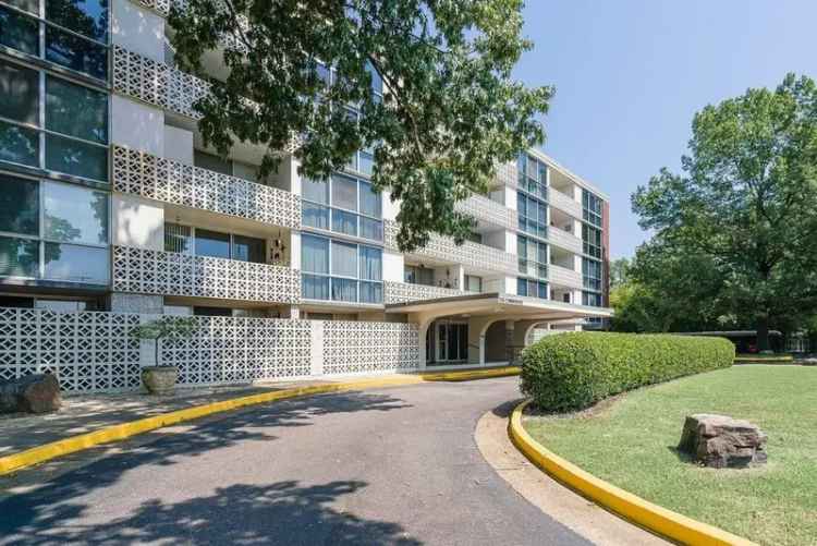 Rent Stunning 2 Bedroom Condo in Memphis with Modern Updates and Balcony