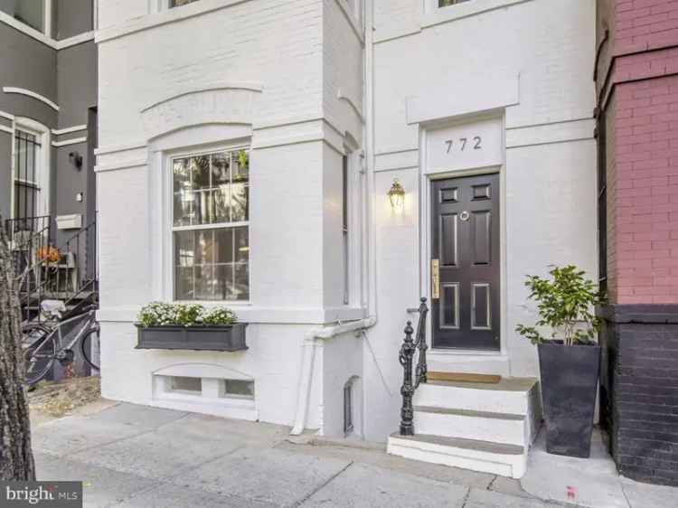 House For Sale in 772, Harvard Street Northwest, Washington, District of Columbia