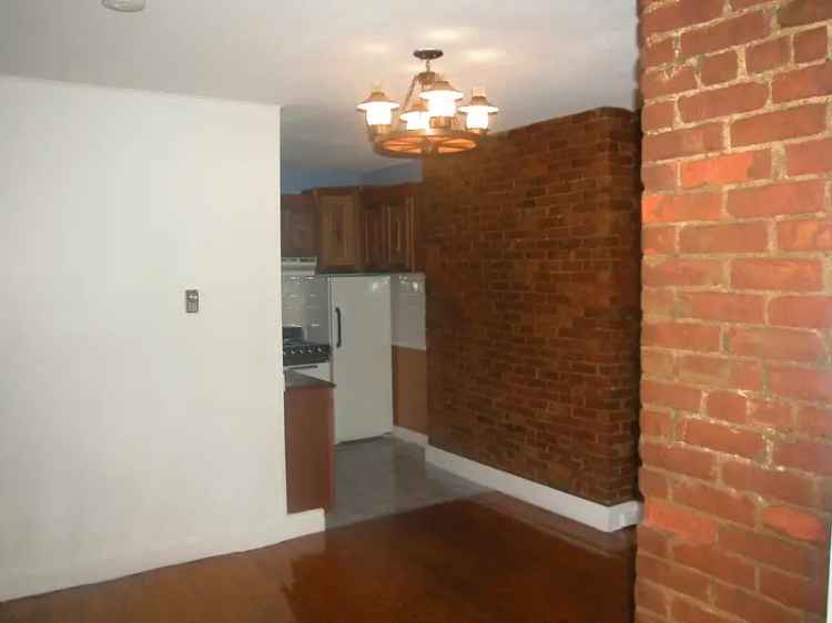 Rent Apartment Unit in Classic Brownstone Near Universities and Market