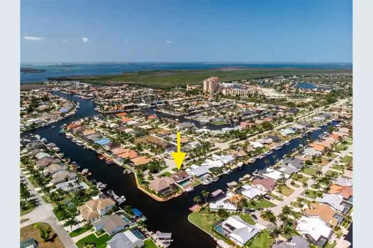 House For Sale in 1405, El Dorado Parkway West, Cape Coral, Florida