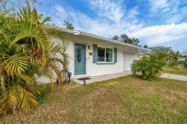 House For Sale in 4327, 56th Avenue Drive East, Bradenton, Florida