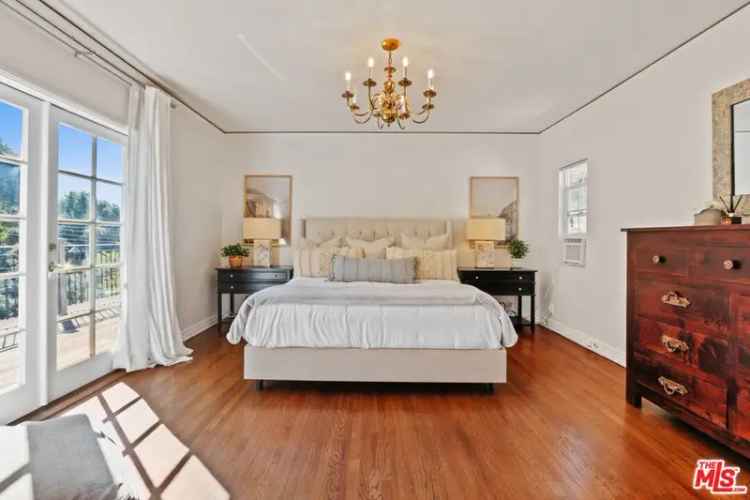 House For Sale in 2829, North Beachwood Drive, Los Angeles, California