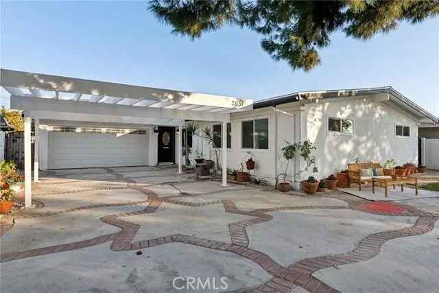 House For Sale in 2051, South Rene Drive, Santa Ana, California