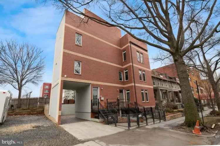 House For Sale in 915, 3rd Street Northeast, Washington, District of Columbia