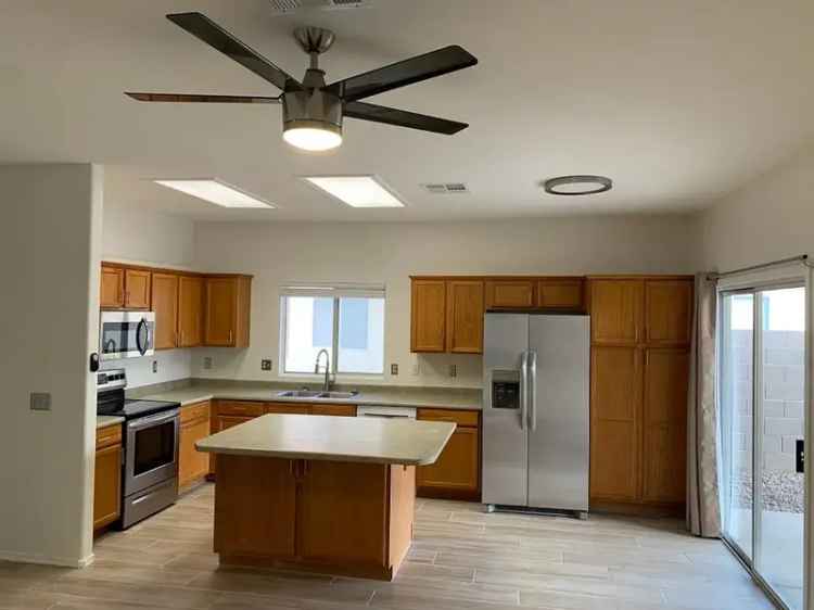 Rent Gorgeous Three Bedroom House in East Mesa with Excellent Features