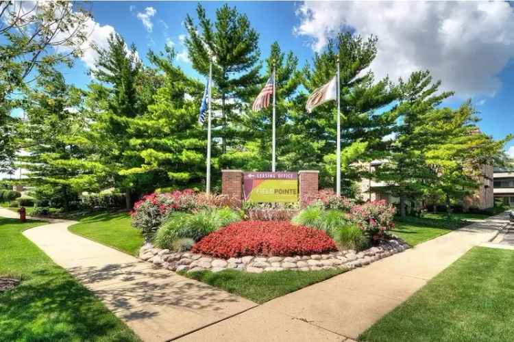 Rent Luxury Apartments with Pool and Fitness Center in Schaumburg