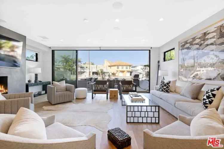 Co-op For Sale in 4106,4106 1/2, River Avenue, Newport Beach, California