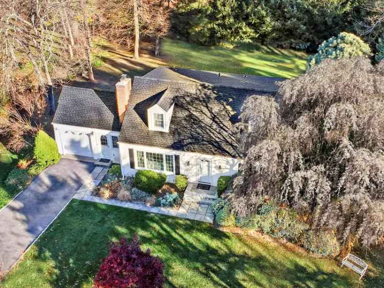 Buy Spacious Home in Hillholme Chappaqua with Large Backyard