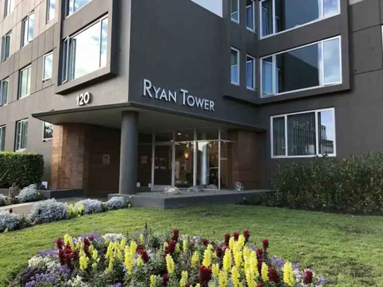 Luxury rent apartments in San Mateo Baywood District with stunning views