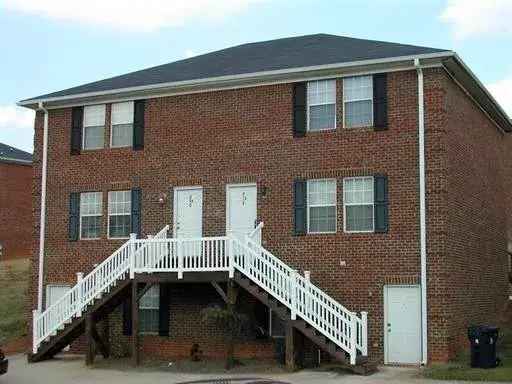 Rent Spacious Apartments in Pineview Community Near UGA Softball Field