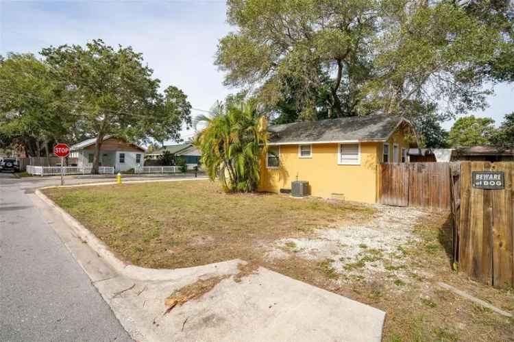 House For Sale in 901, Vine Avenue, Clearwater, Florida