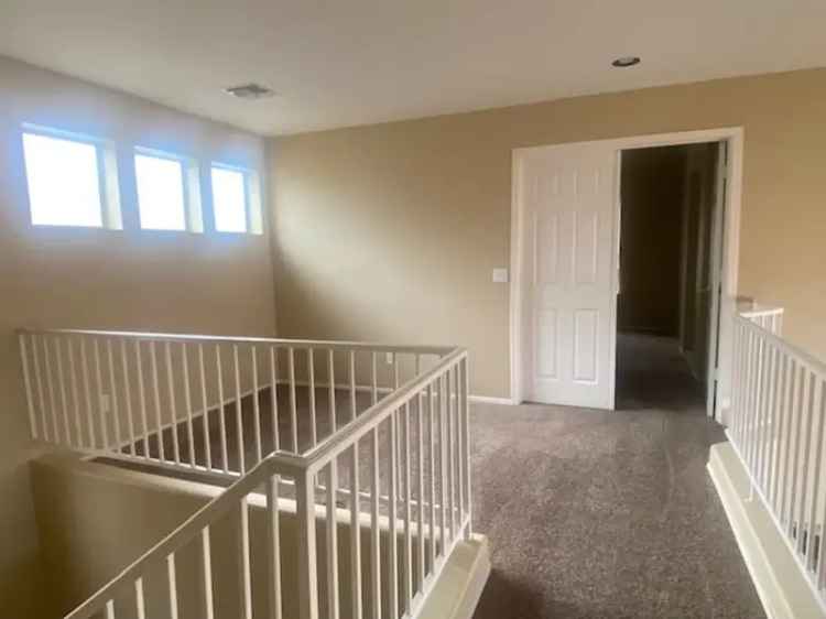 Rent Single Family Home in Gated Community with Pool