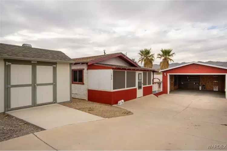 Buy Single Family Residence in Laughlin NV with Spacious Open Floor Plan