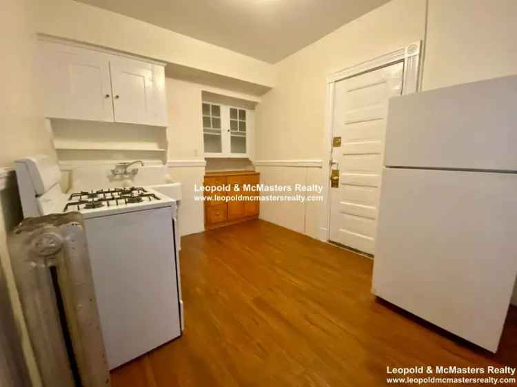 Apartment for Rent in Harvard Square with Heat and Hot Water Included