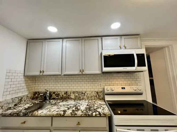 Rent Newly Renovated 2 Bedroom Apartment in Fort Lauderdale with Backyard