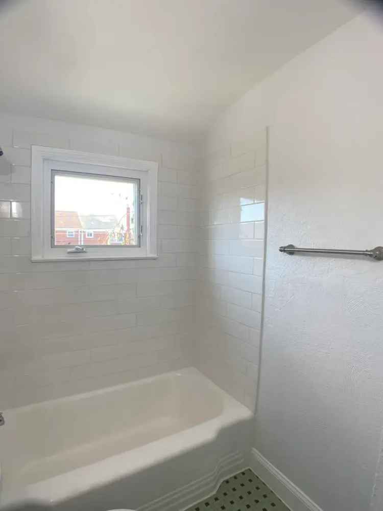 Rent Townhouse in Downtown Baltimore with Modern Finishes