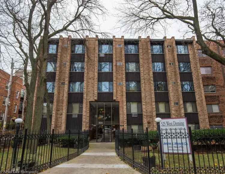 Rent Spacious Studio and One Two Bedroom Apartments Near Clark Street