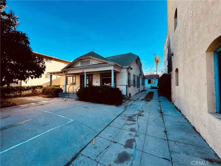 House For Sale in 1730, North Kenmore Avenue, Los Angeles, California