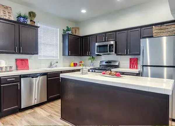 Rent Apartments in Tustin CA with Stylish Features and Great Amenities