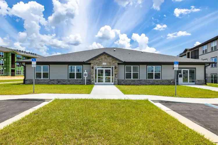 Rent Luxury Apartments in Auburndale with Modern Amenities