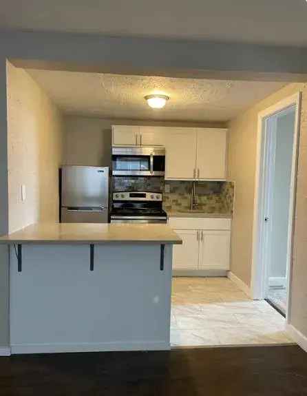 Rent Apartment Unit in Craft Avenue with Convenient Access to Campuses