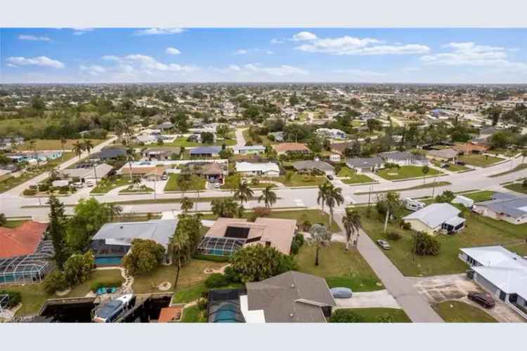 House For Sale in 4047, Country Club Boulevard, Cape Coral, Florida