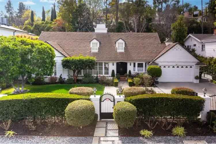 House For Sale in 15530, Valley Vista Boulevard, Los Angeles, California