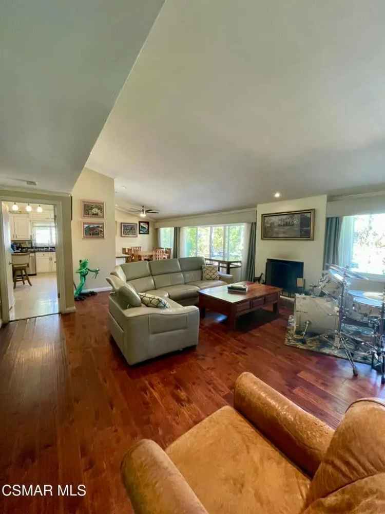 House For Sale in 20819, Exhibit Court, Los Angeles, California