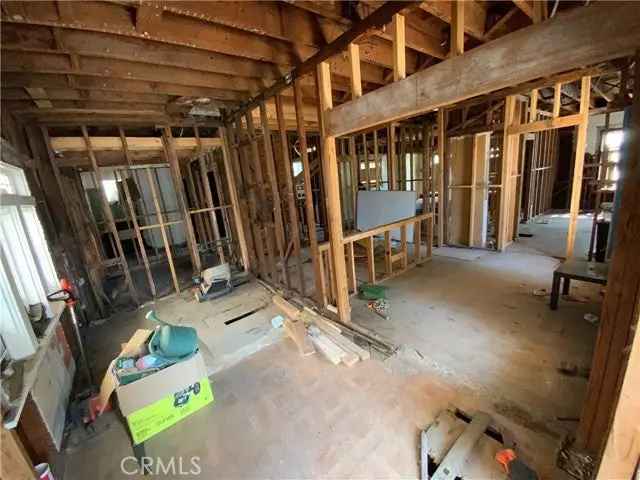 House For Sale in 2106, 5th Avenue, Los Angeles, California