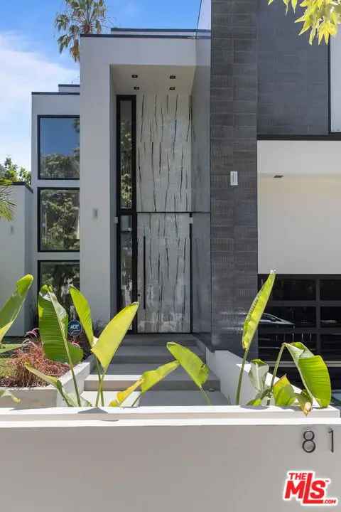 House For Sale in 816, North Sycamore Avenue, Los Angeles, California