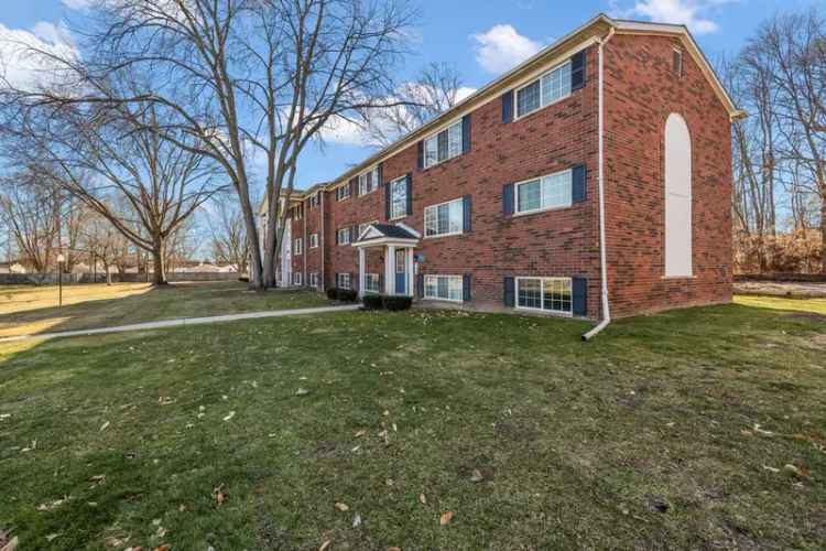 Rent Spacious Apartments at The Gables of Troy in Troy MI with Amenities