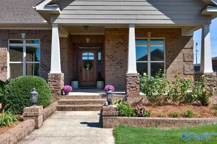 Rent 4 Bedroom House in Madison AL with Open Floor Plan and Backyard