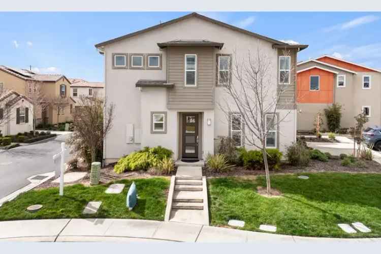 House For Sale in 4536, Ocean Lane, Elk Grove, California