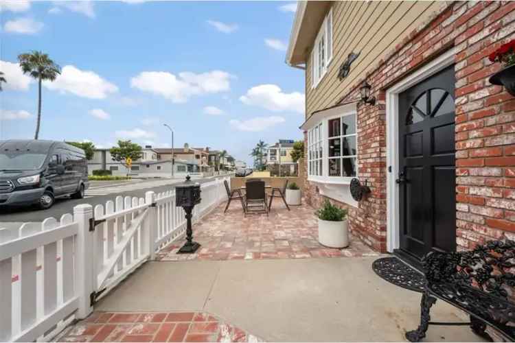 House For Sale in 205, 40th Street, Newport Beach, California