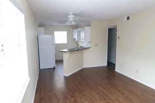 Rent 2 BR Apartment on 6th Near Avondale Park