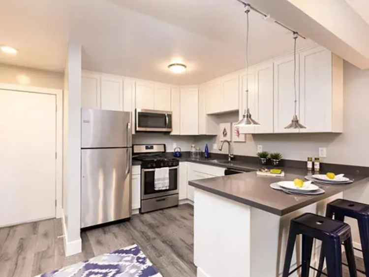 Rent Studio and Multi Bedroom Apartments in Hayward with Great Amenities