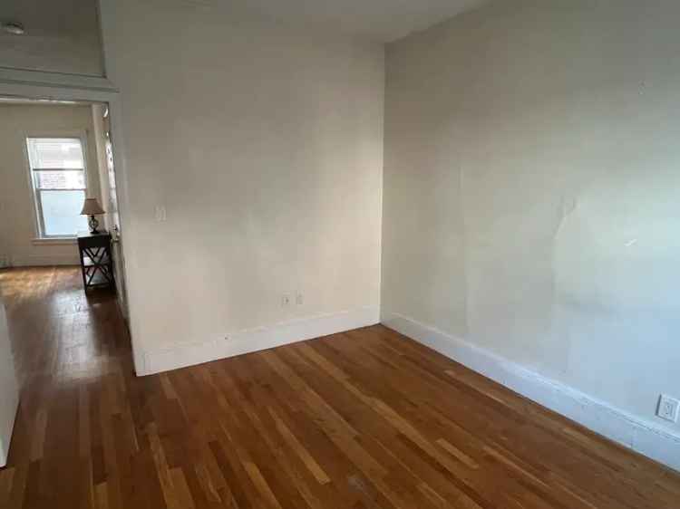 Rent 1 Bedroom Apartment in Brookline with Modern Features