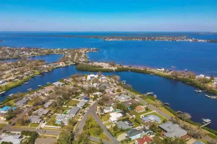 House For Sale in 707, Park Lane, Bradenton, Florida