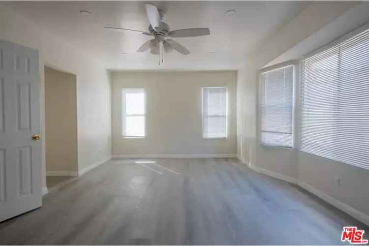 House For Sale in 114, West 110th Street, Los Angeles, California